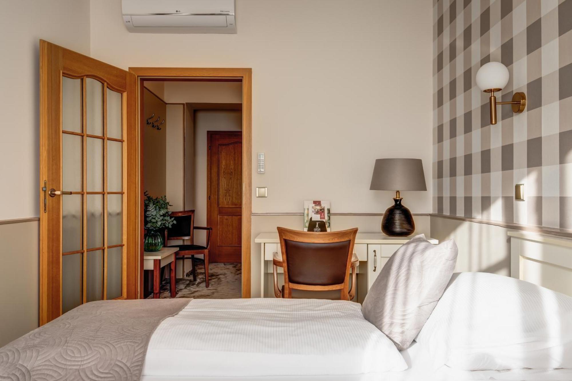 Hotel Golfi Poděbrady Eksteriør billede